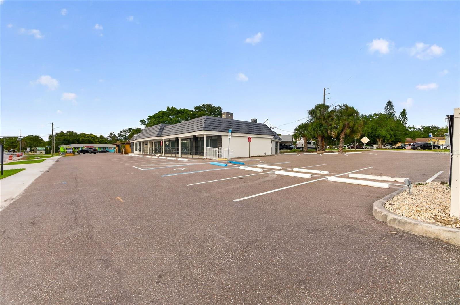1559 INDIAN ROCKS RD S — photo 3