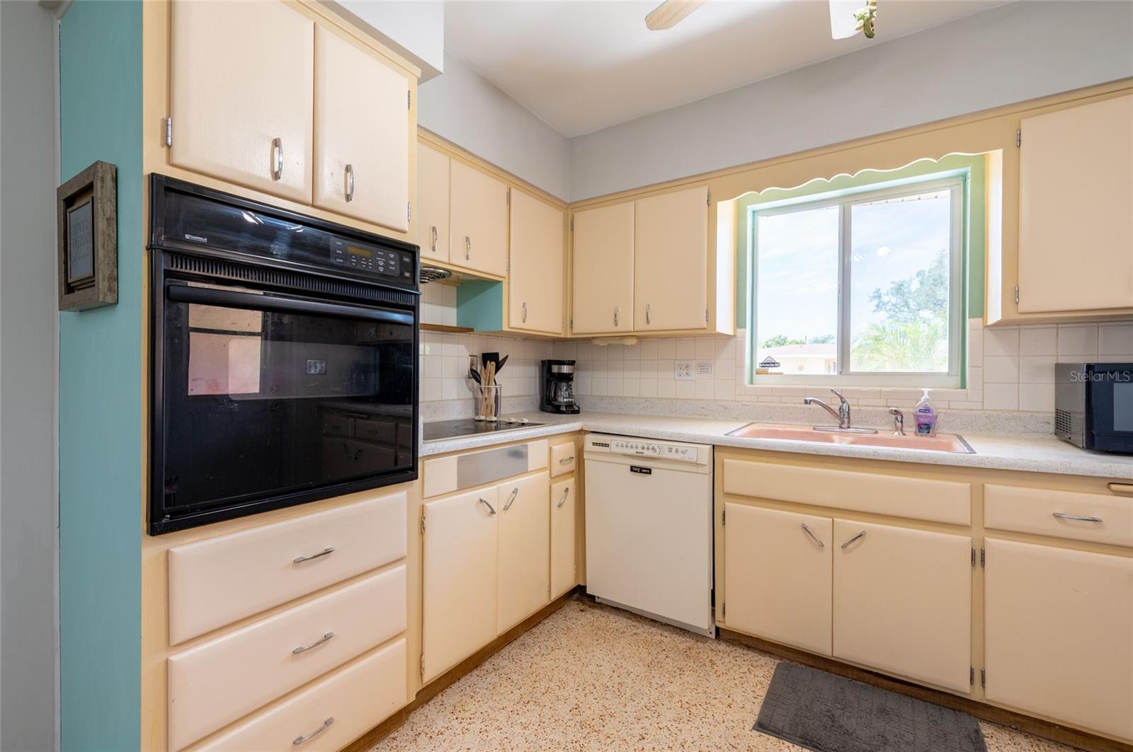 2215 GROVE ST — photo 15