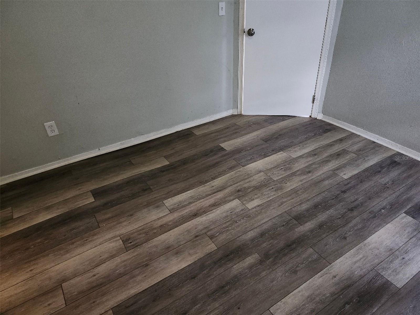 1426 10TH ST W — photo 6