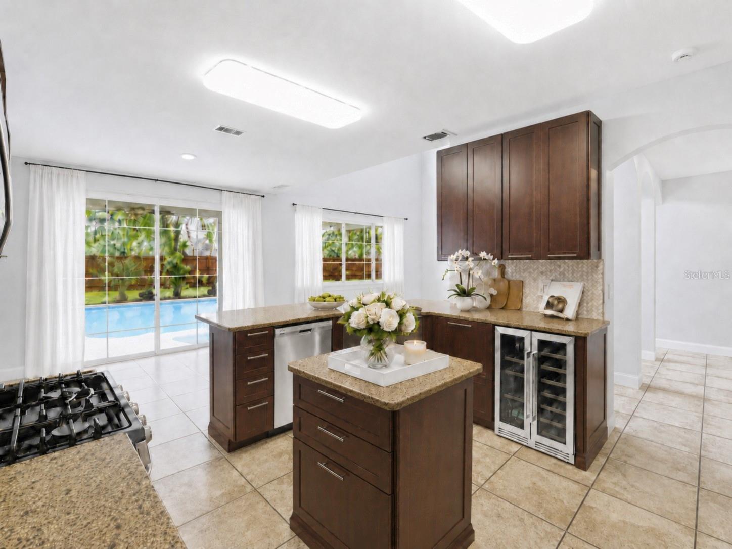 1610 LEDGESTONE DR — photo 4