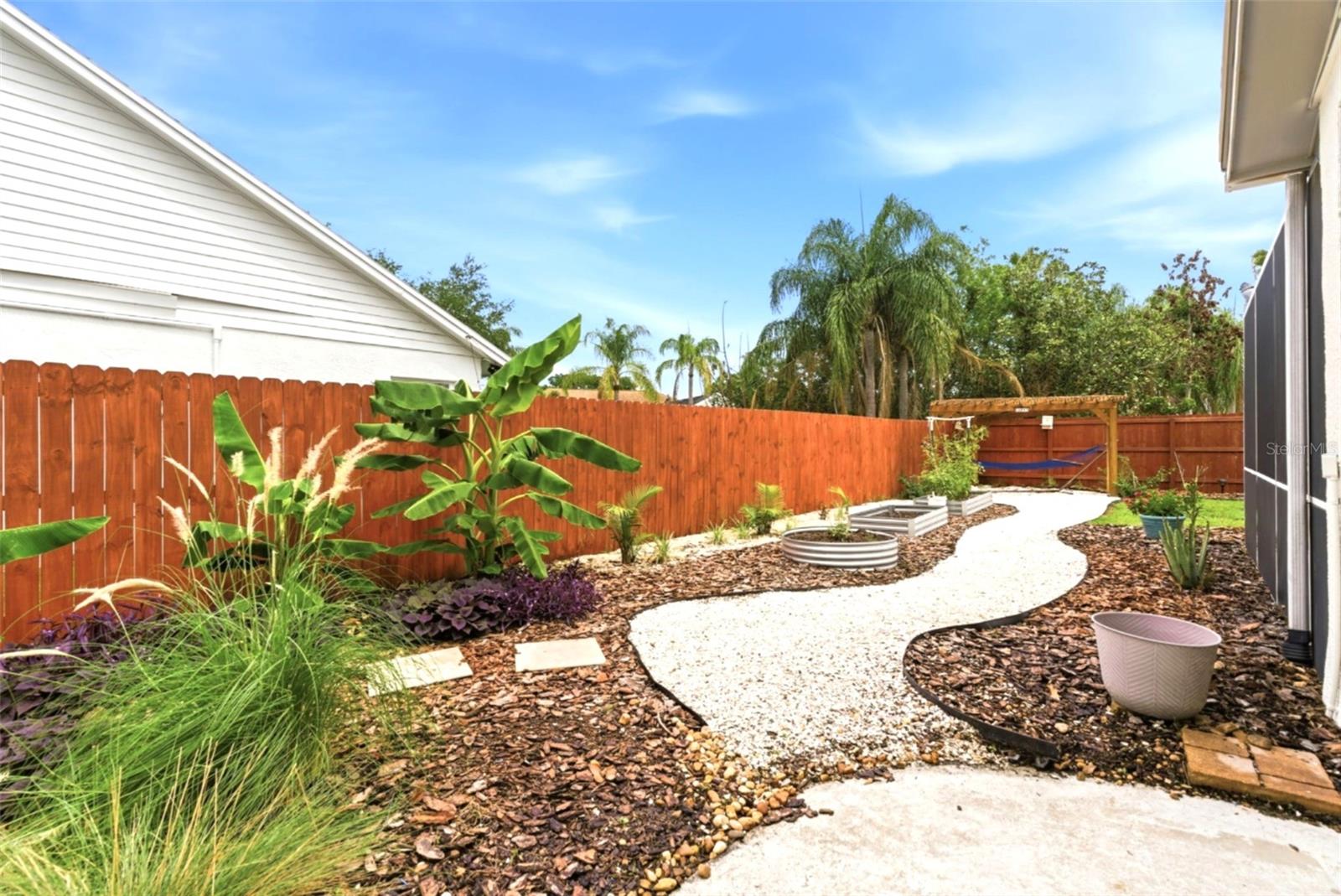 1610 LEDGESTONE DR — photo 33