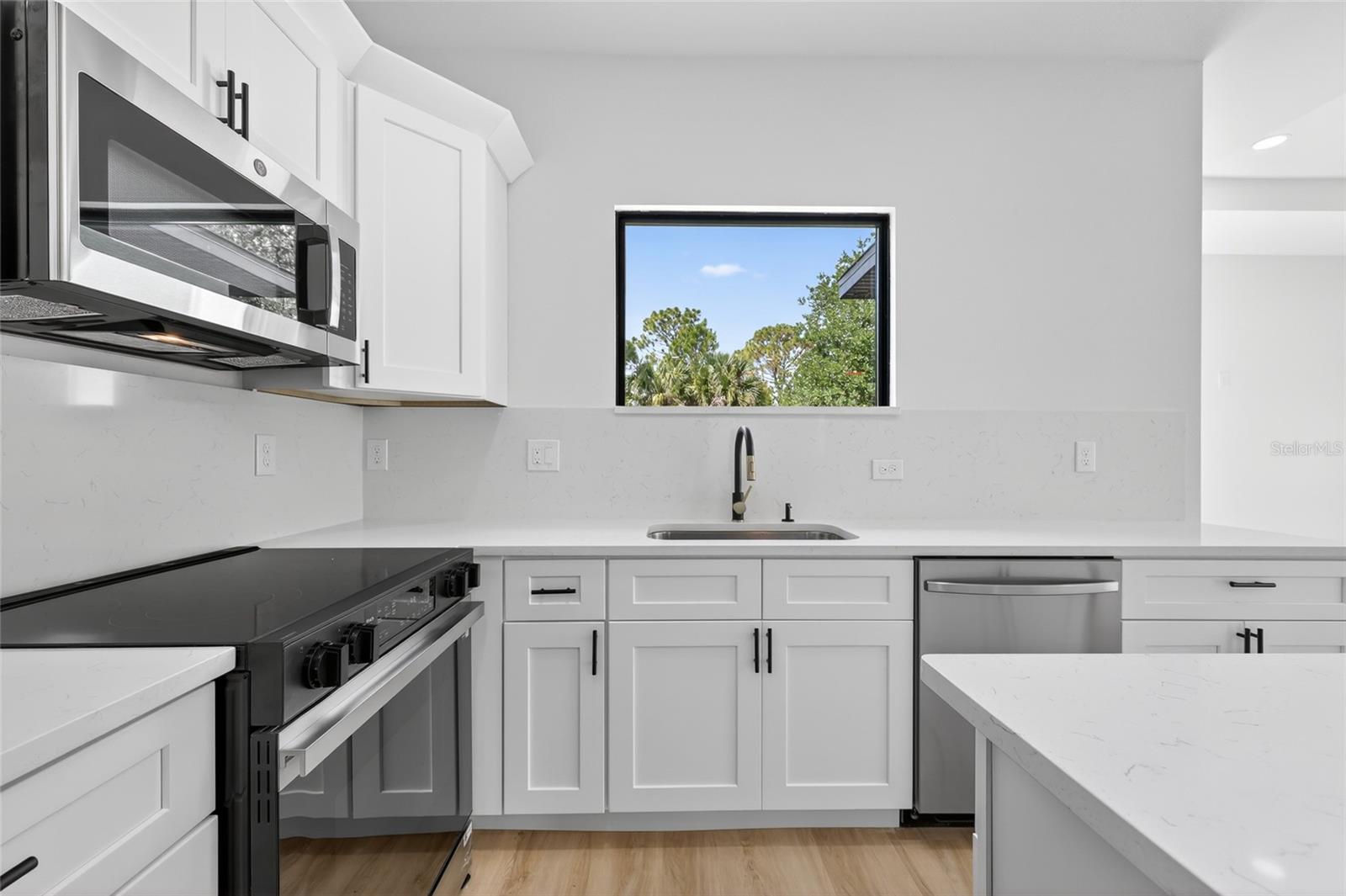 7841 SONTAG AVE — photo 15