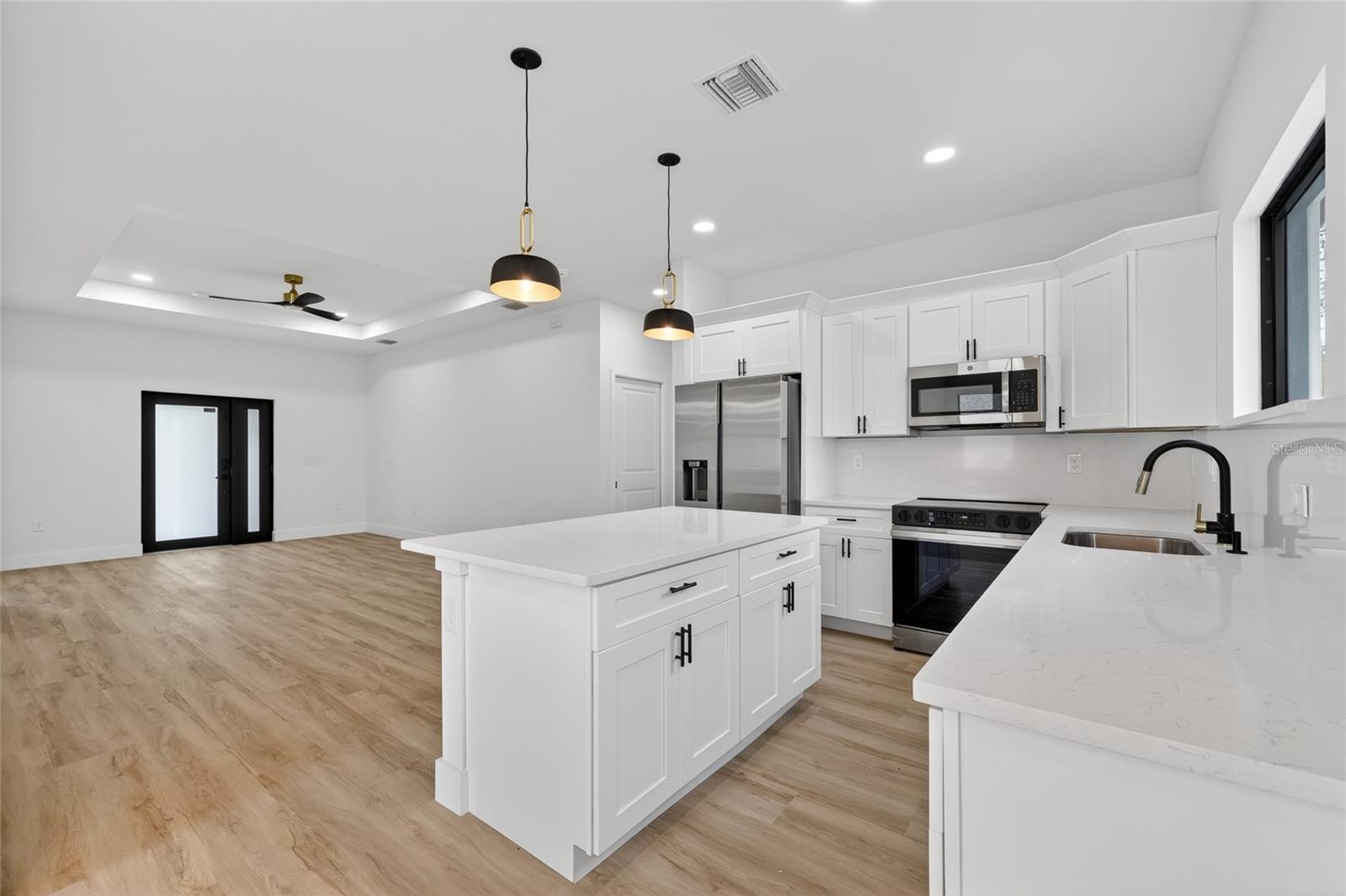 7841 SONTAG AVE — photo 13
