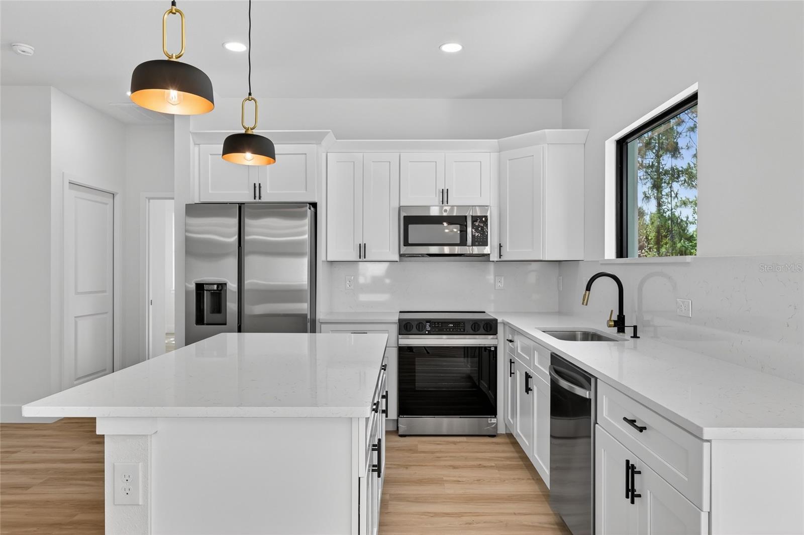 7841 SONTAG AVE — photo 16