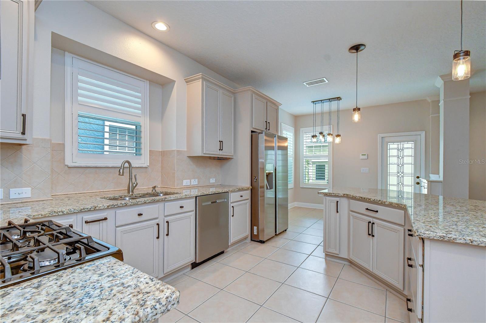 6135 CHURCHSIDE DR — photo 10