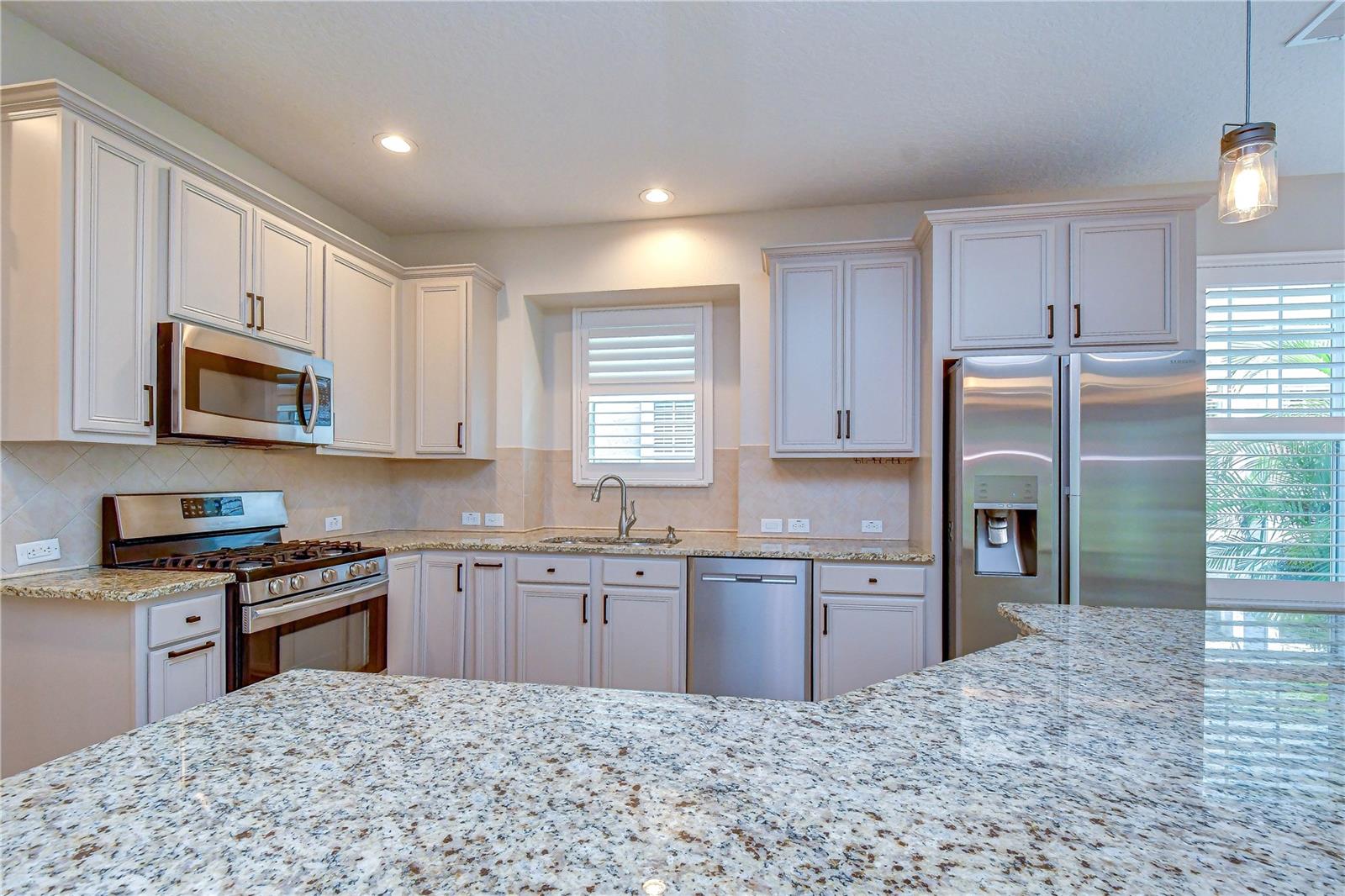 6135 CHURCHSIDE DR — photo 11