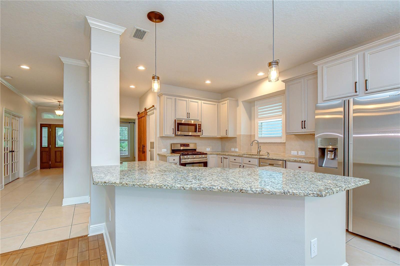 6135 CHURCHSIDE DR — photo 9
