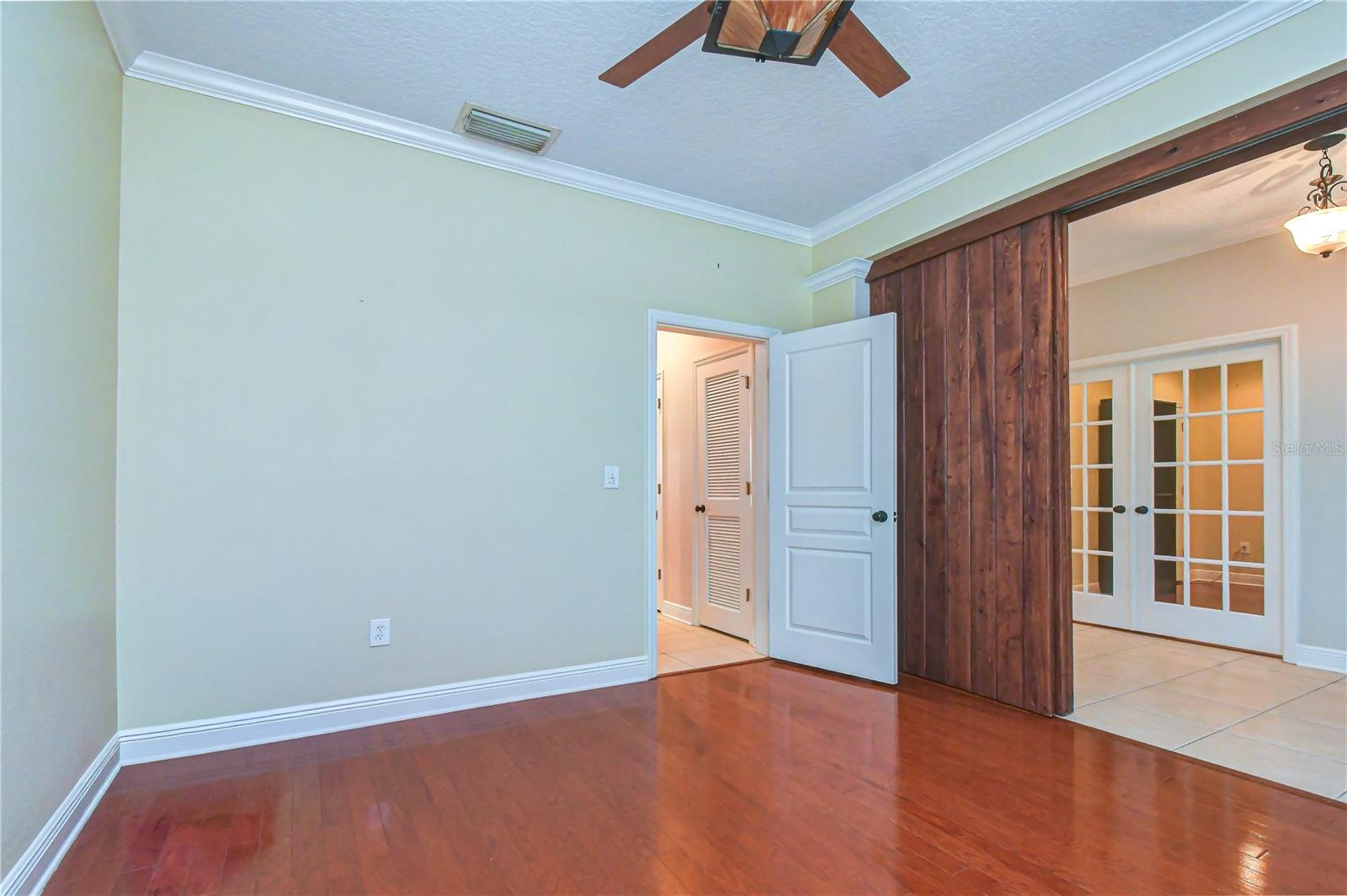 6135 CHURCHSIDE DR — photo 8