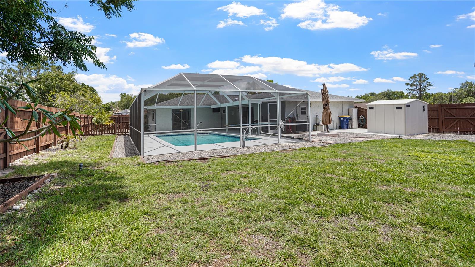 8747 HEMLOCK LN — photo 46