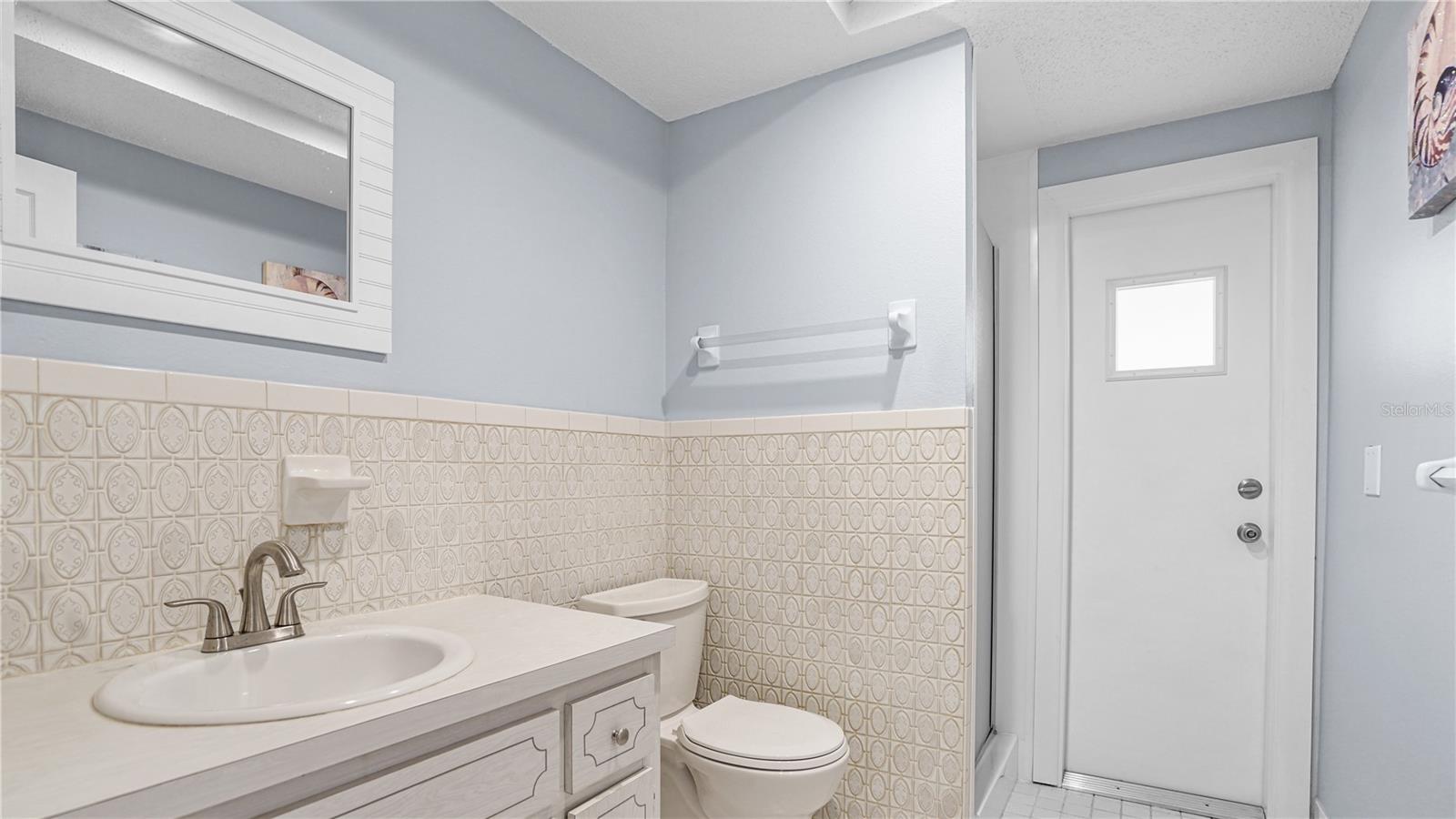 8747 HEMLOCK LN — photo 27