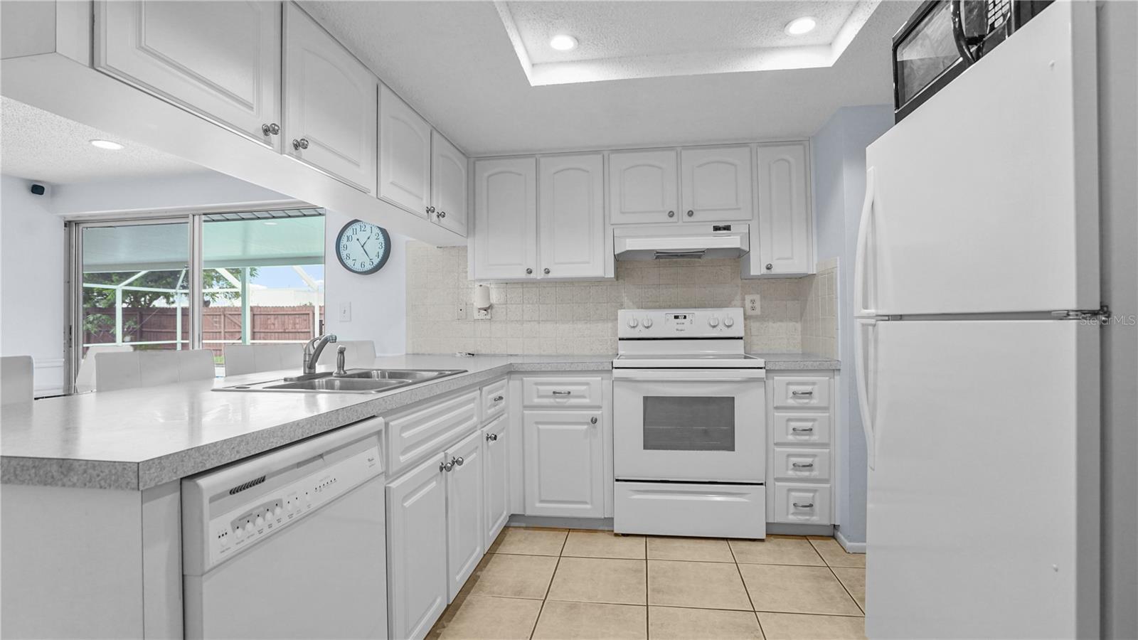 8747 HEMLOCK LN — photo 10