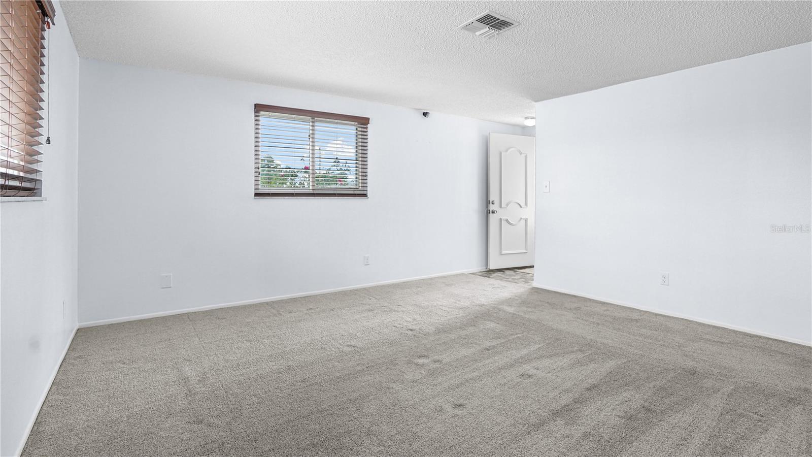 8747 HEMLOCK LN — photo 15
