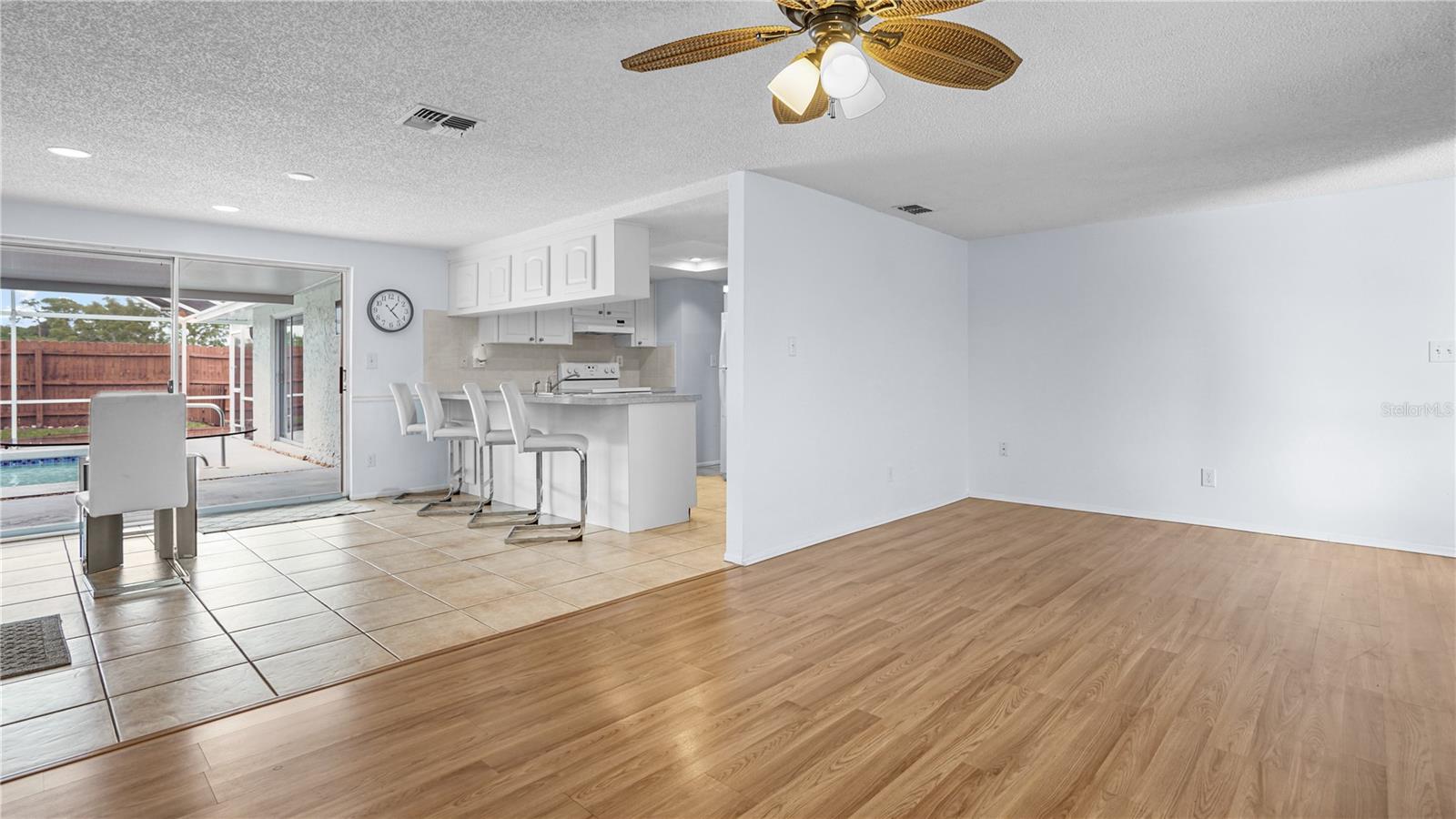8747 HEMLOCK LN — photo 8