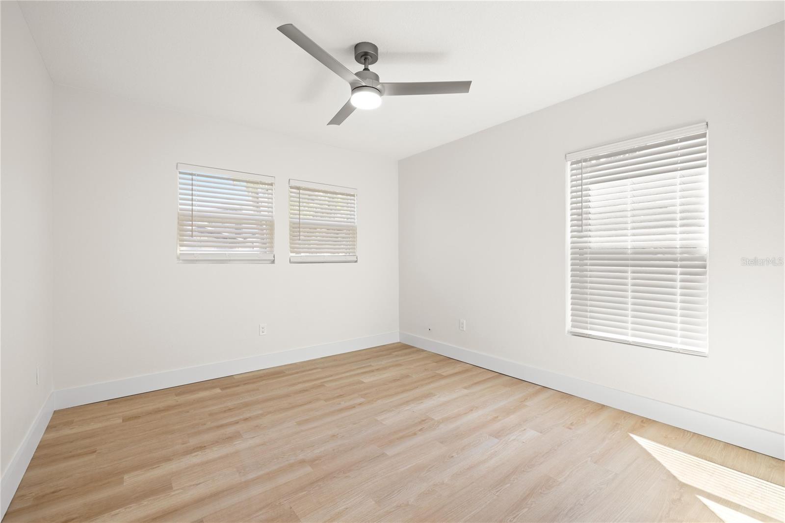 2117 S WEST SHORE BLVD — photo 19