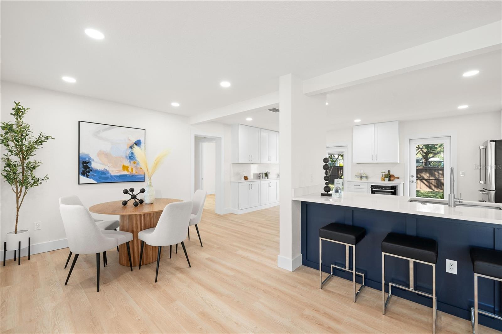 2117 S WEST SHORE BLVD — photo 5