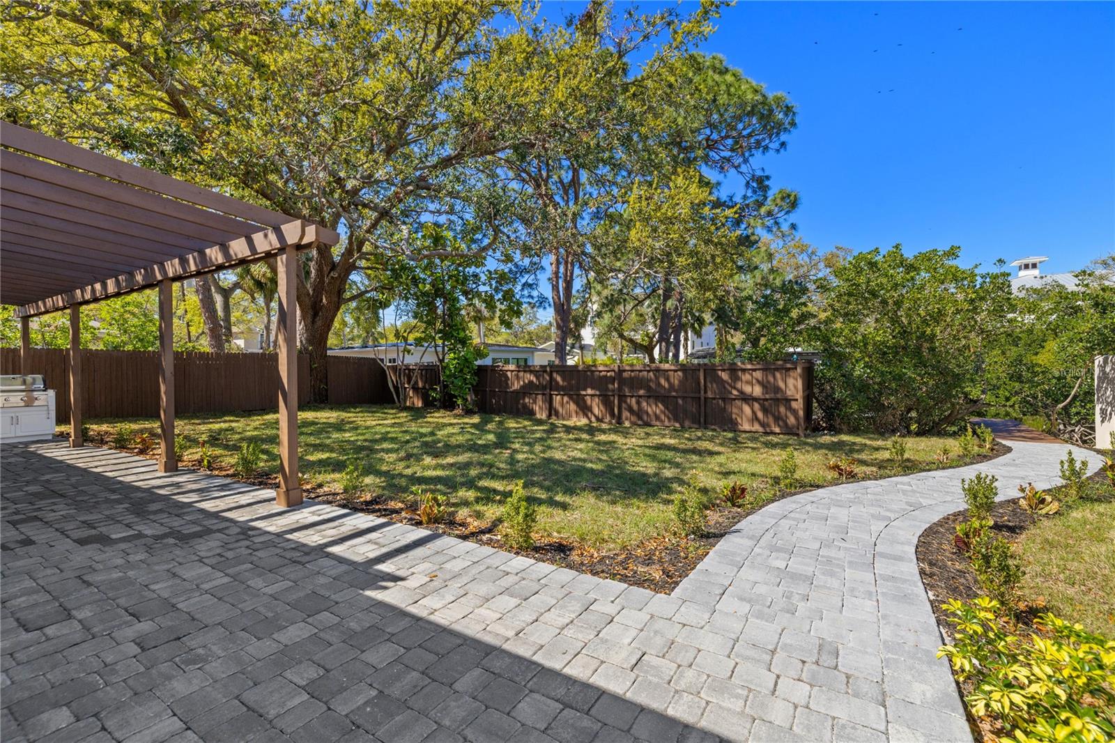 2117 S WEST SHORE BLVD — photo 24
