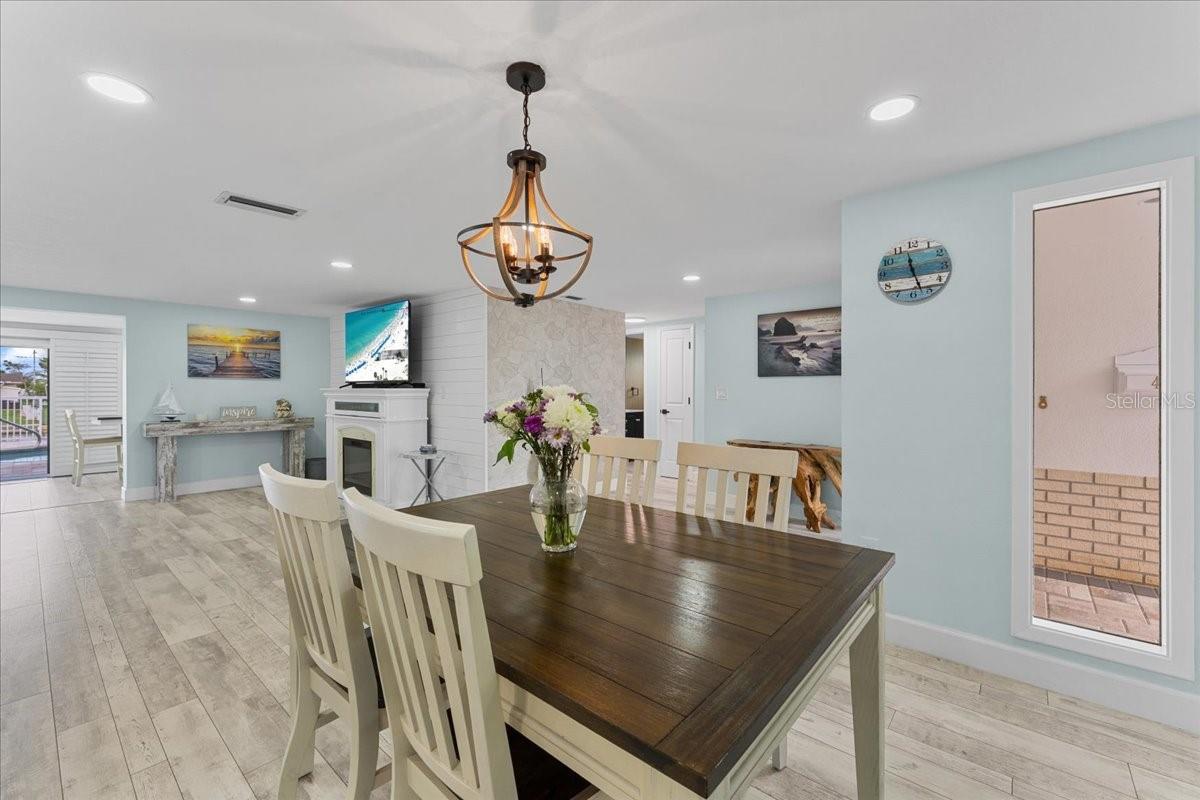 4951 POMPANO DR — photo 8