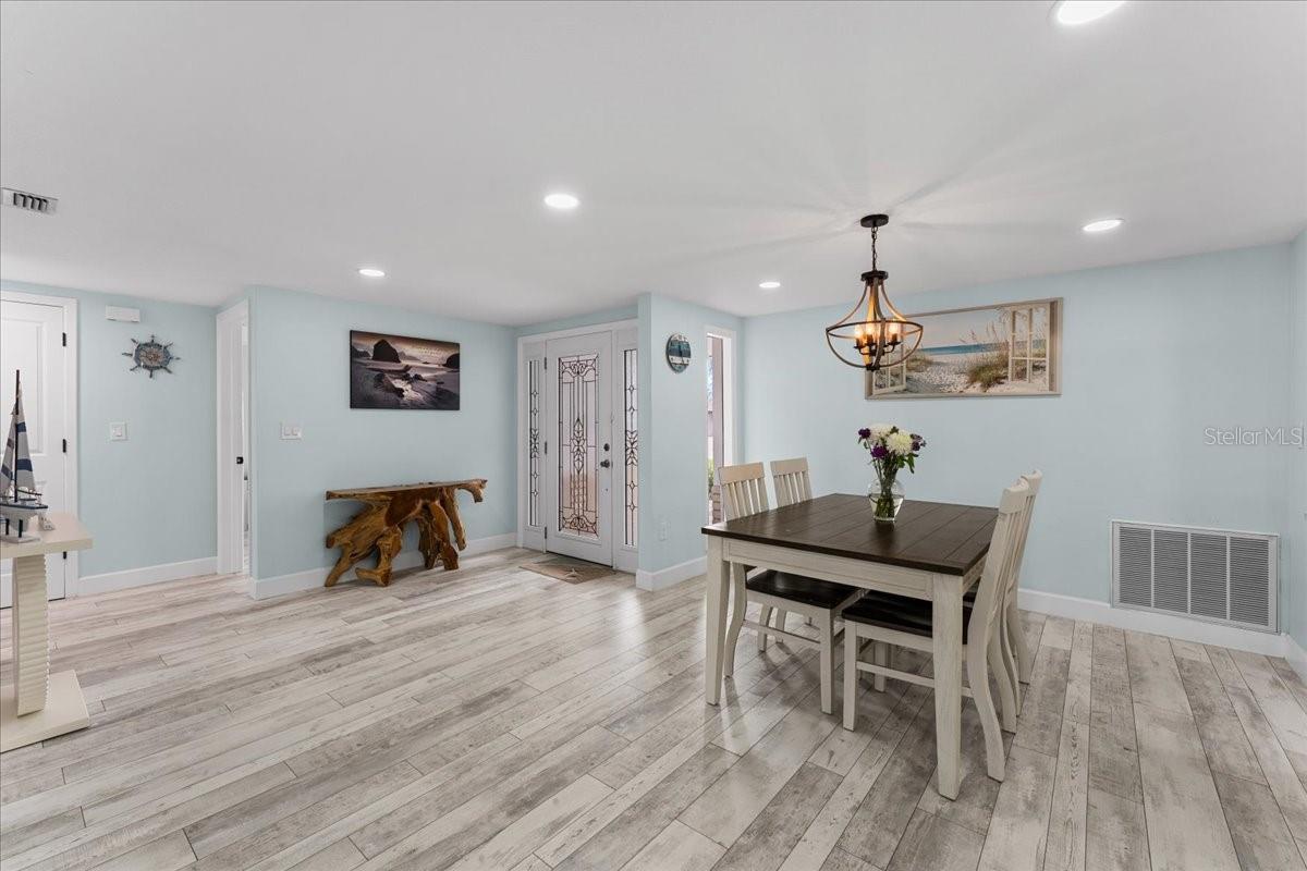 4951 POMPANO DR — photo 9