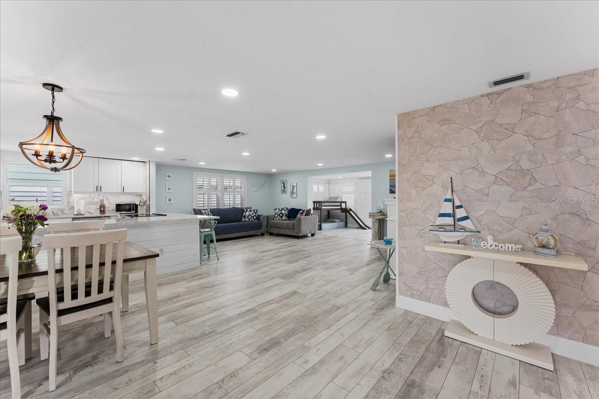 4951 POMPANO DR — photo 6