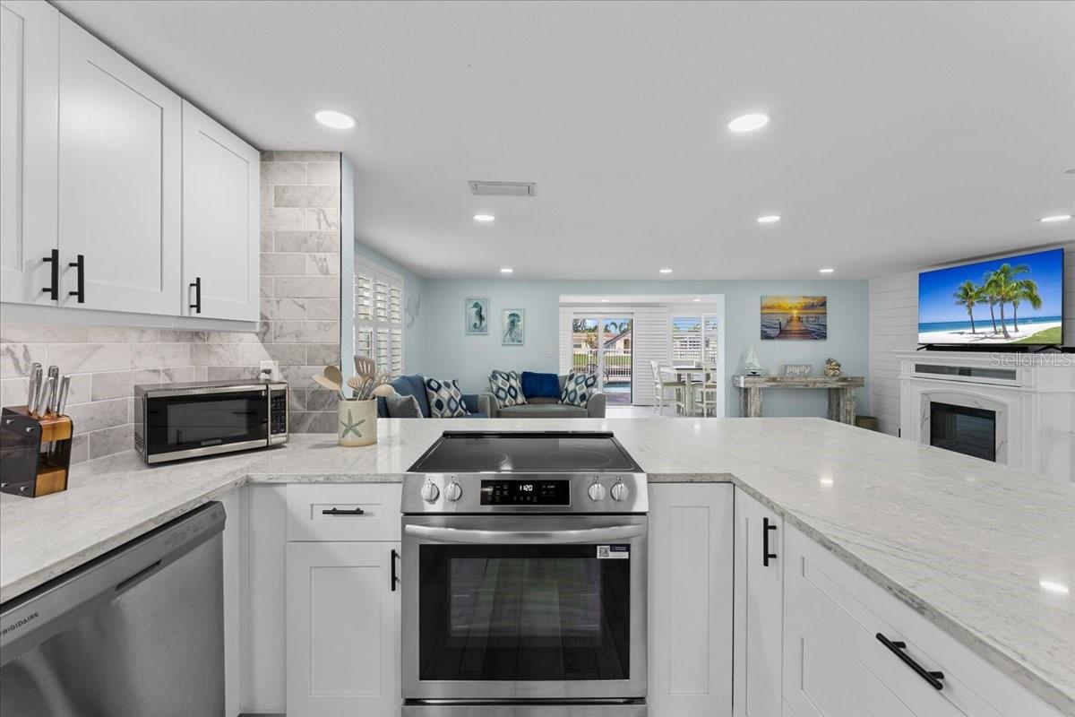 4951 POMPANO DR — photo 16