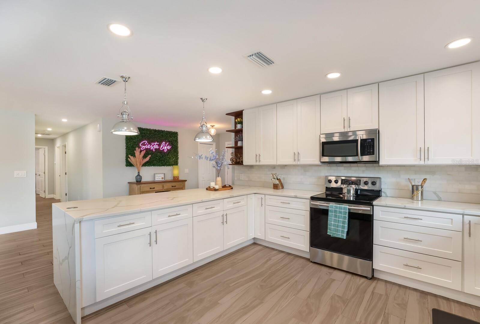 5720 ISANDA PL — photo 7