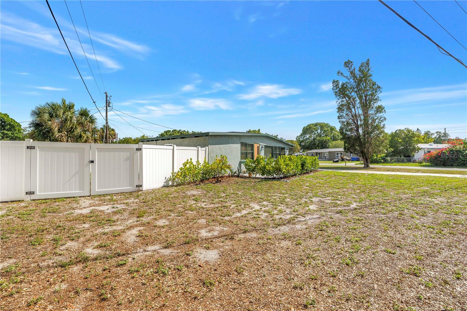 7599 MEADOWLAWN DR N — photo 46