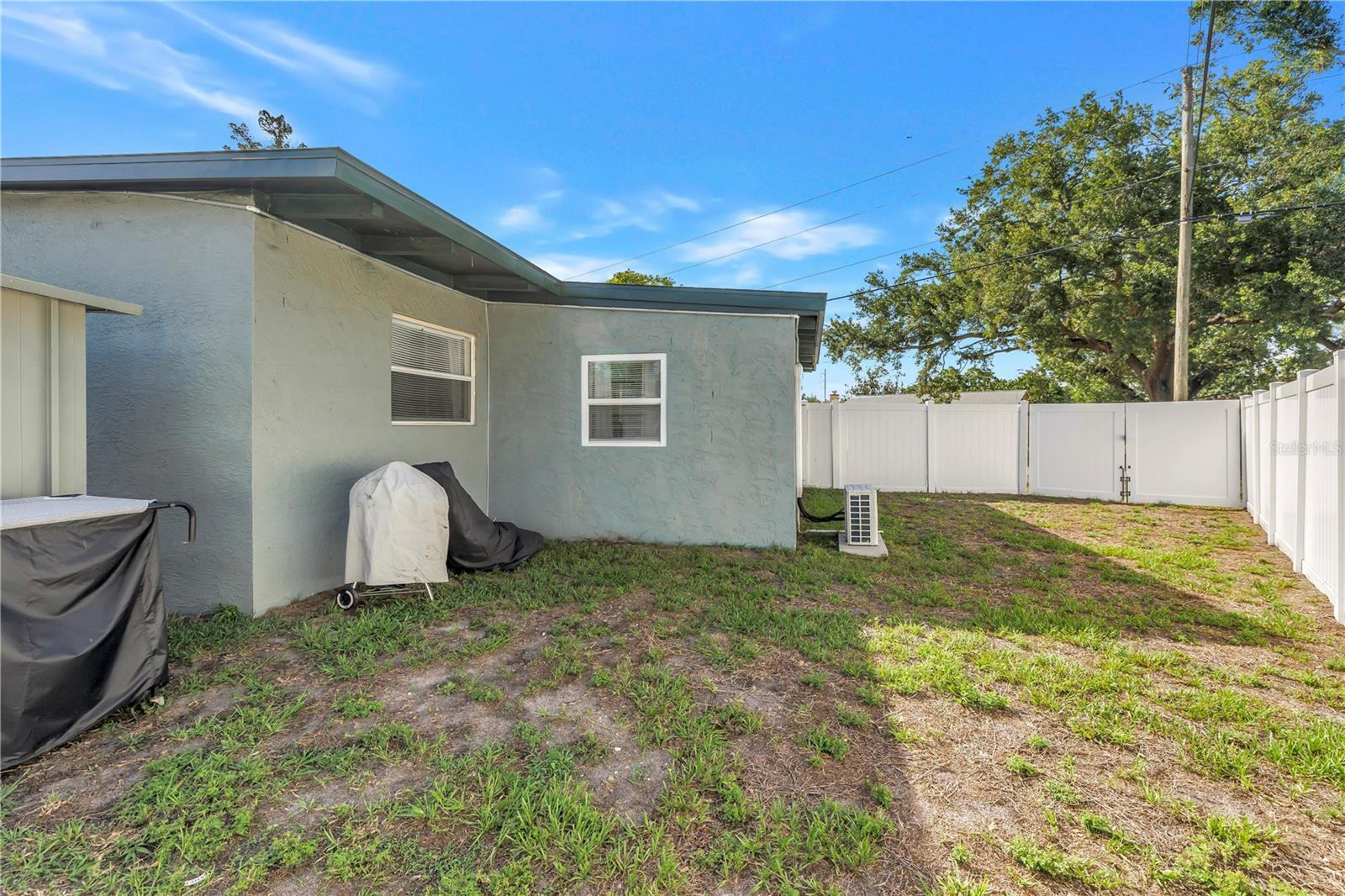 7599 MEADOWLAWN DR N — photo 39