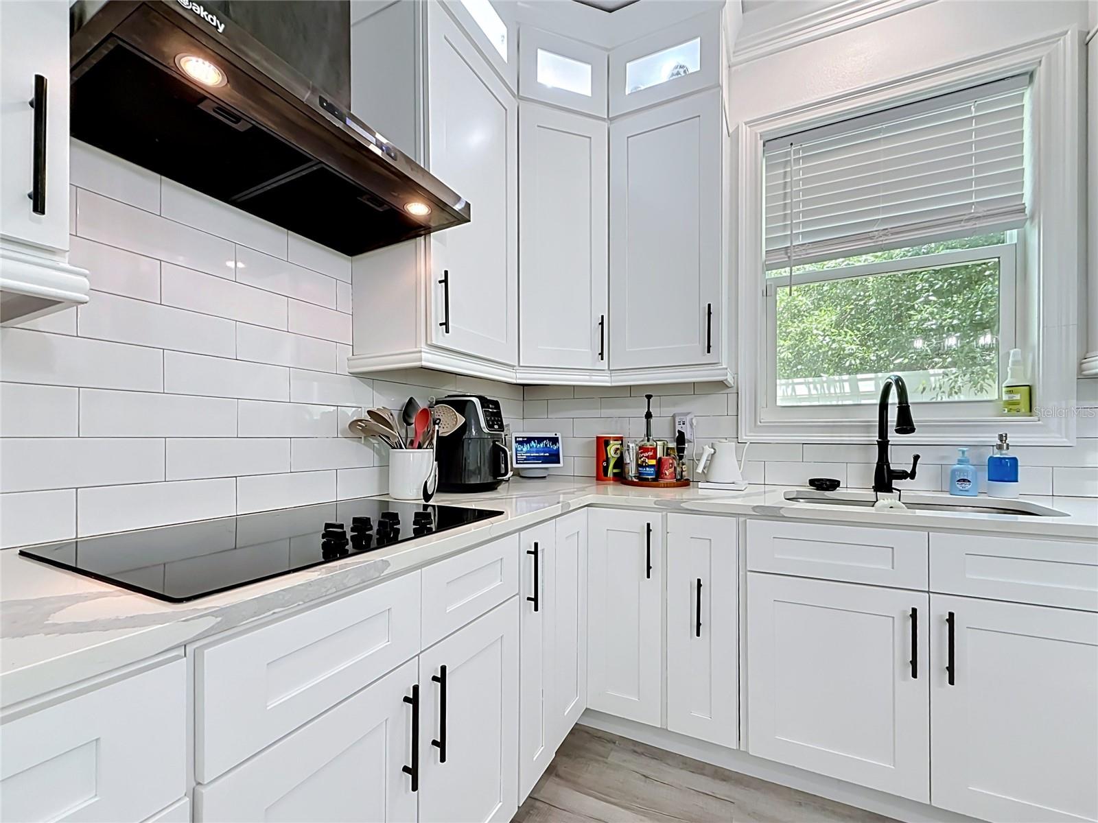 525 ELM ST — photo 15