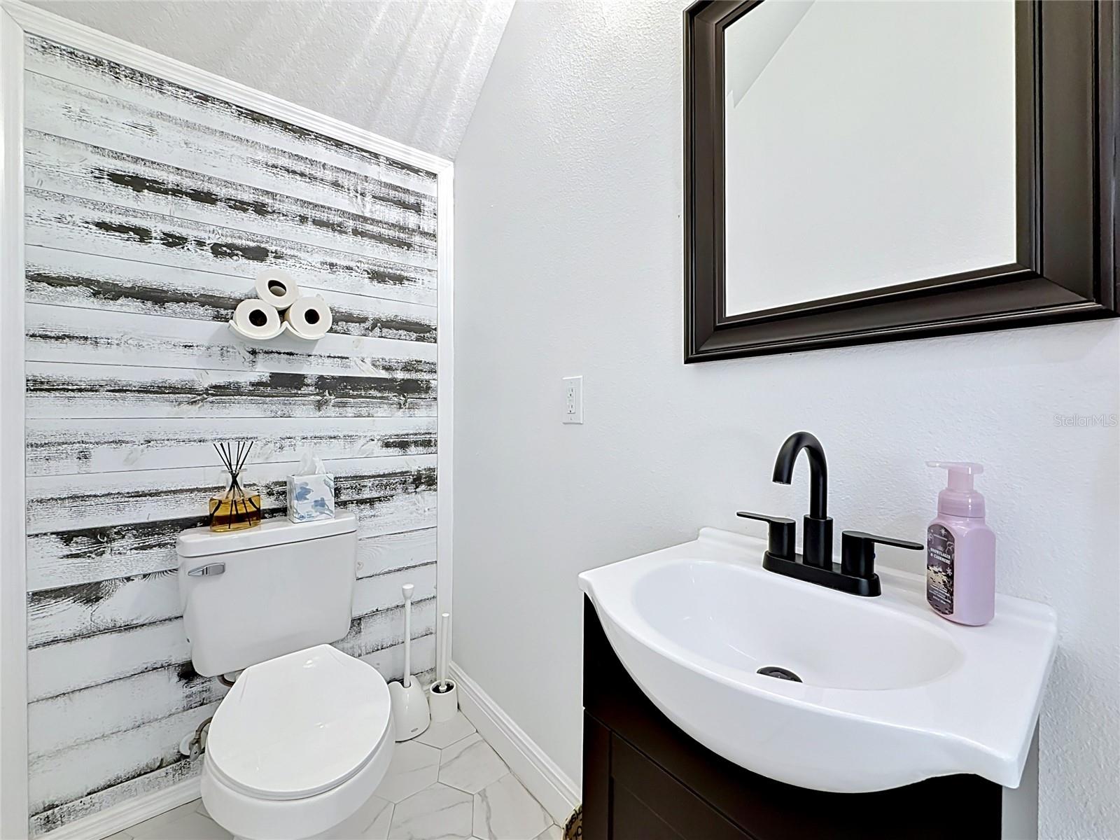 525 ELM ST — photo 23
