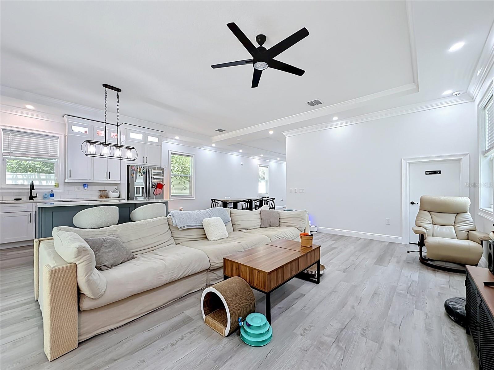 525 ELM ST — photo 20