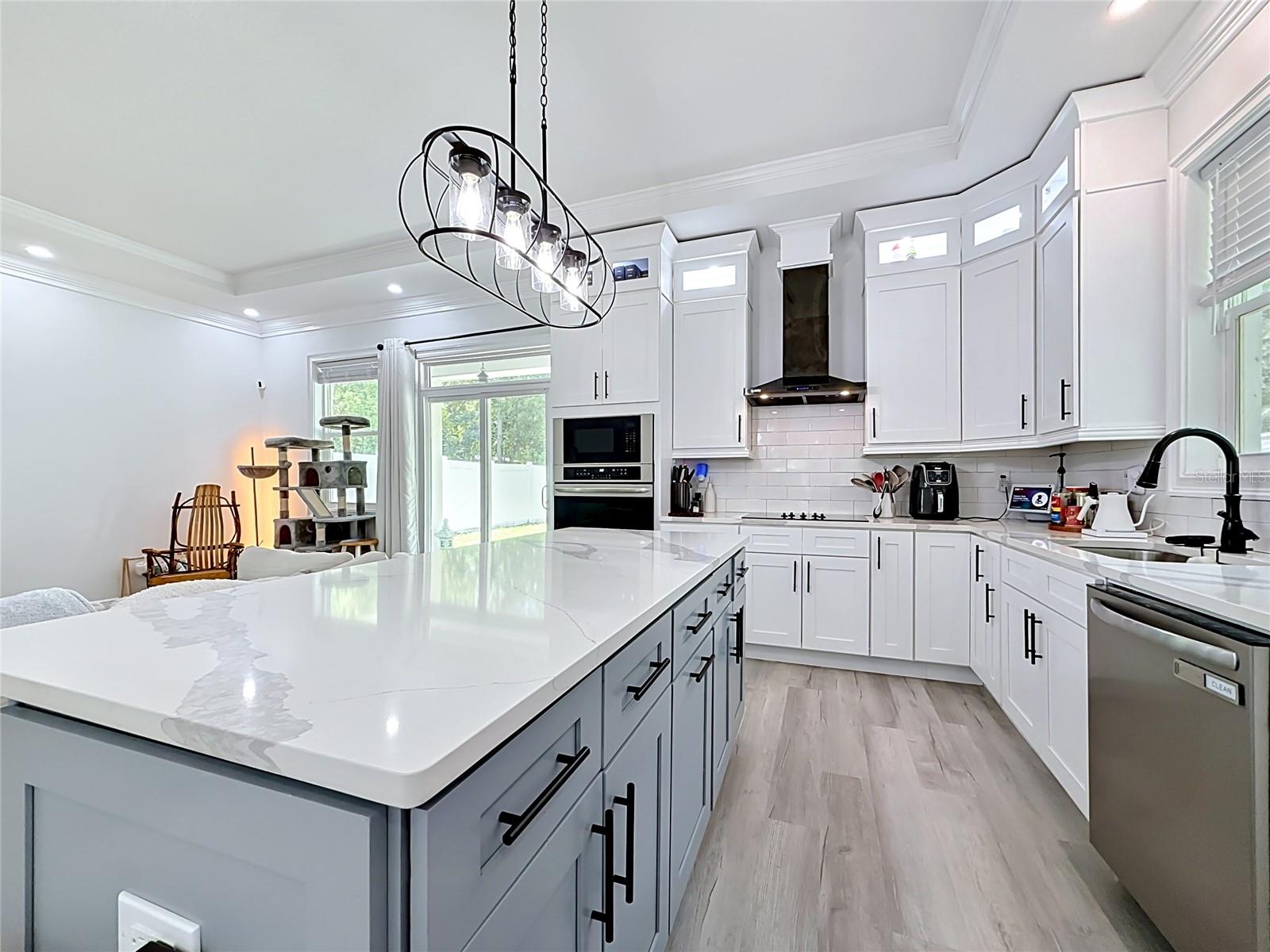 525 ELM ST — photo 13