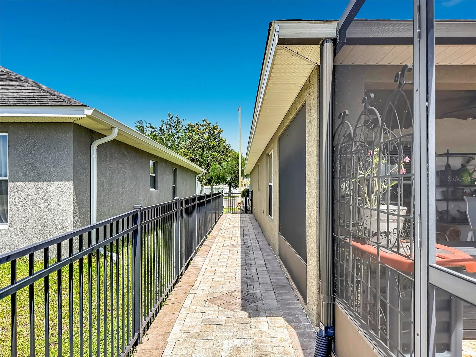 10821 STANDING STONE DR — photo 42