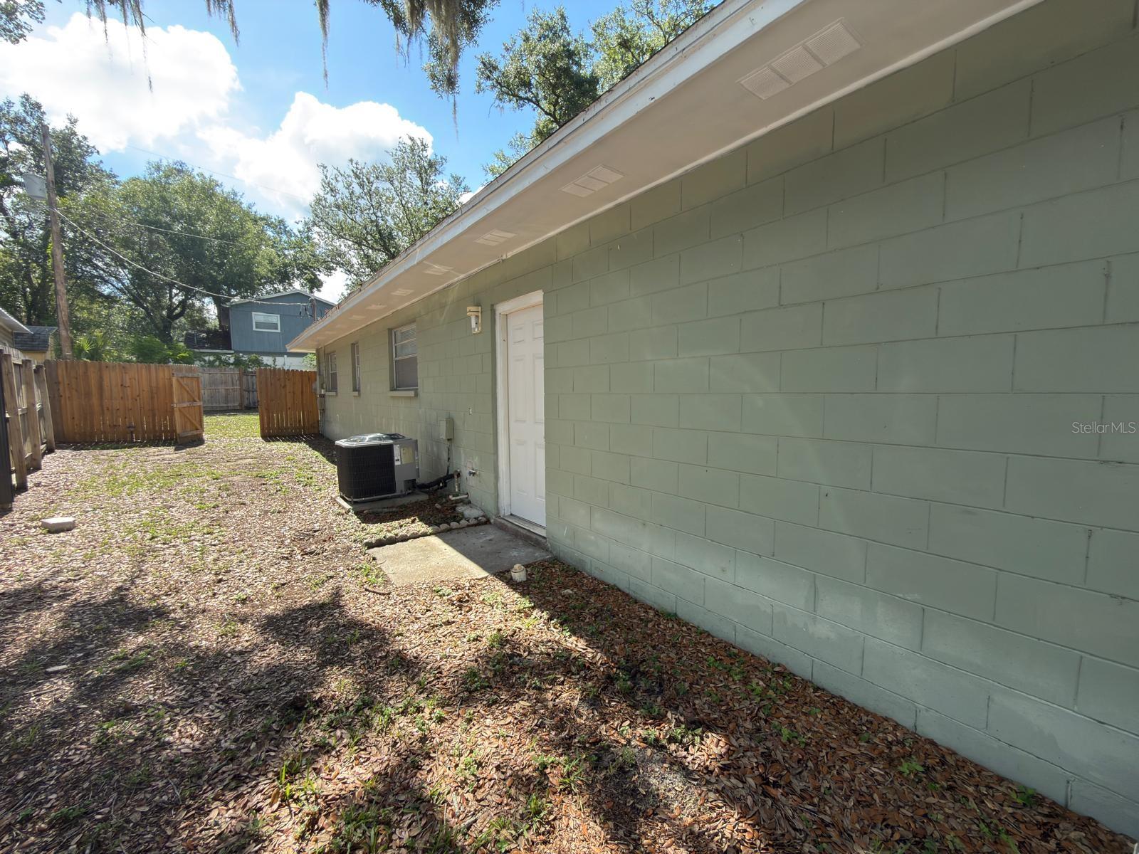 2209 BOXWOOD WAY — photo 27