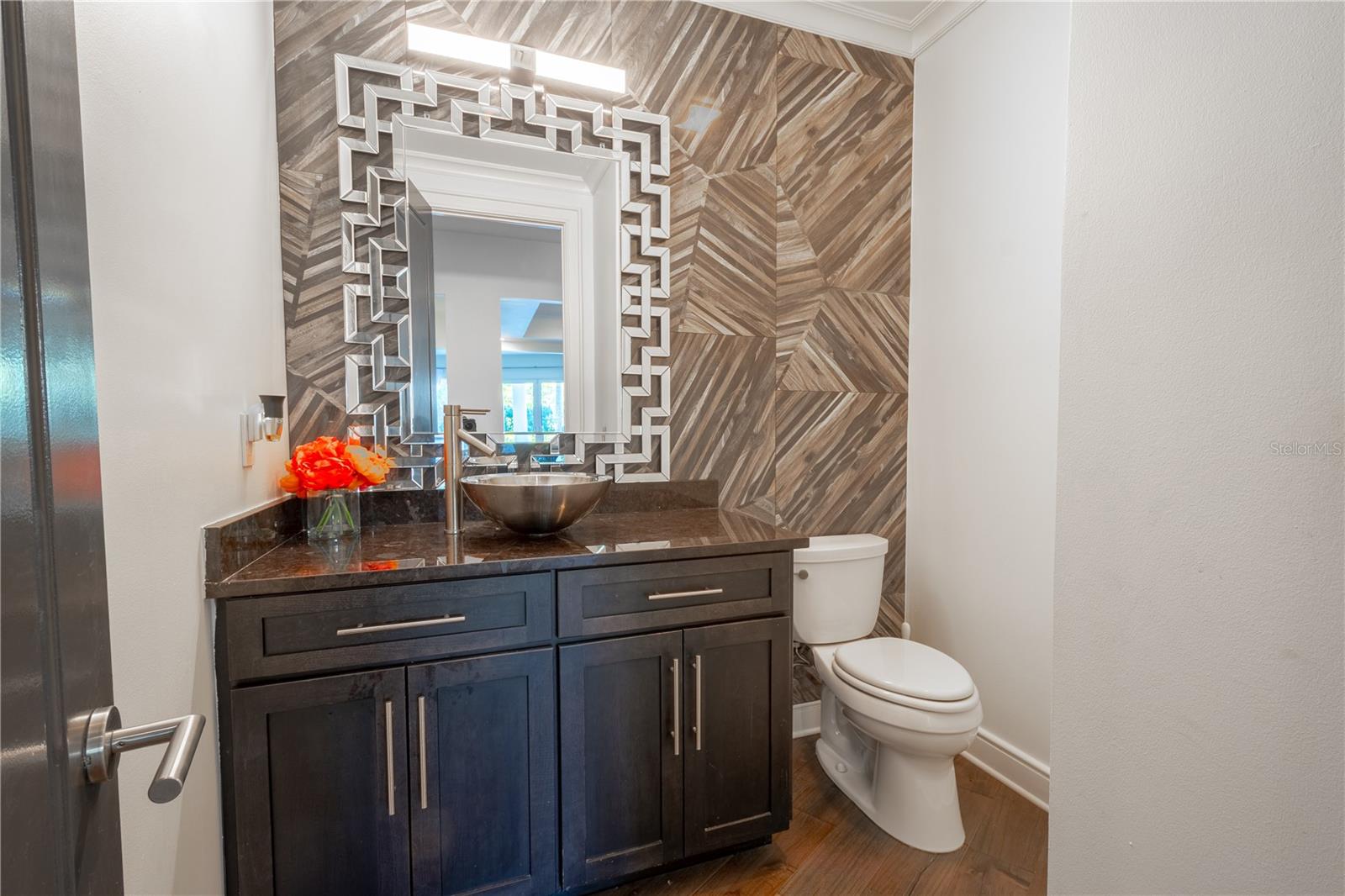 2711 W TRILBY AVE — photo 9