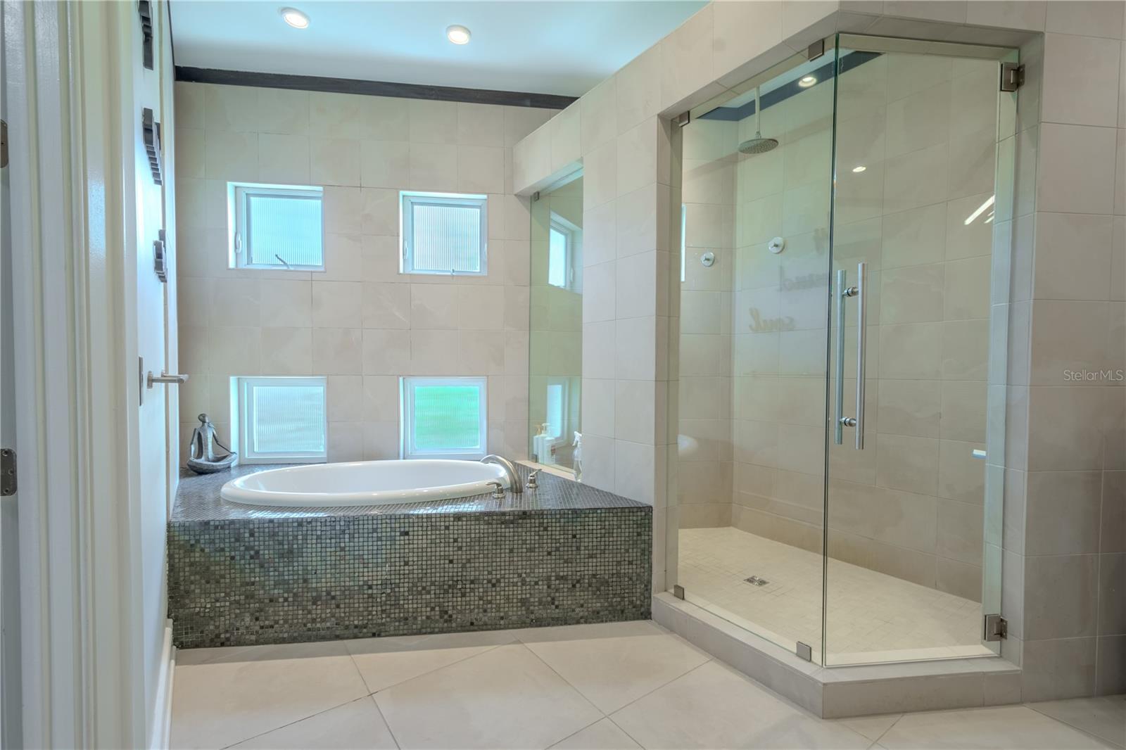 2711 W TRILBY AVE — photo 13