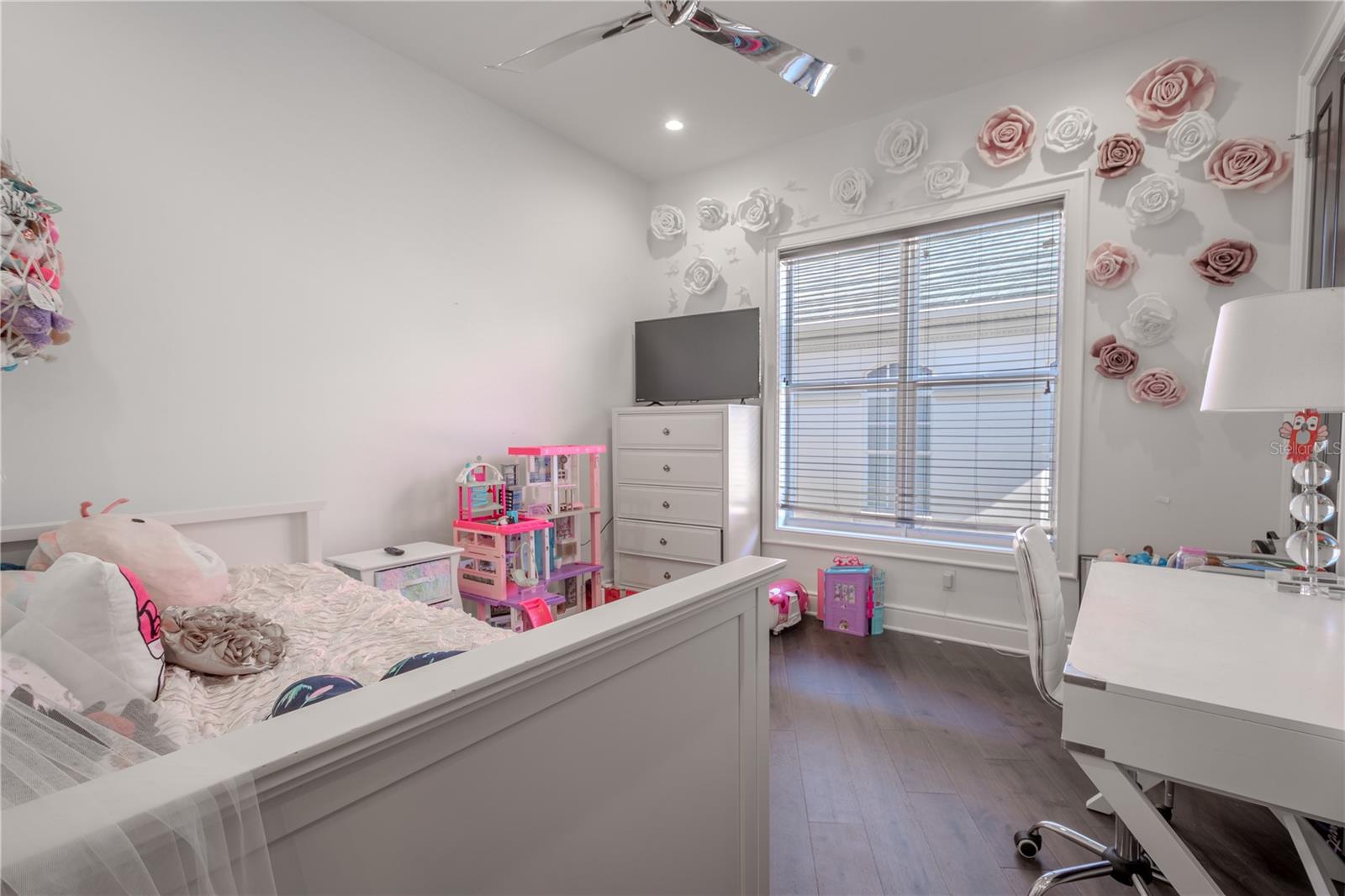 2711 W TRILBY AVE — photo 20