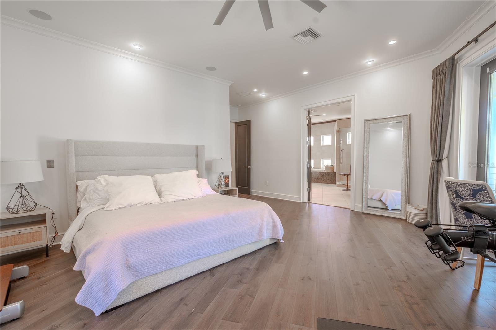 2711 W TRILBY AVE — photo 11