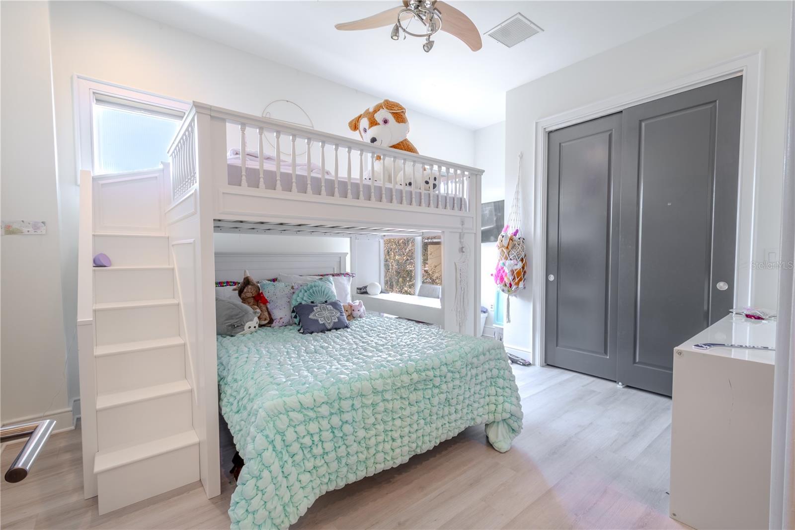 2711 W TRILBY AVE — photo 23