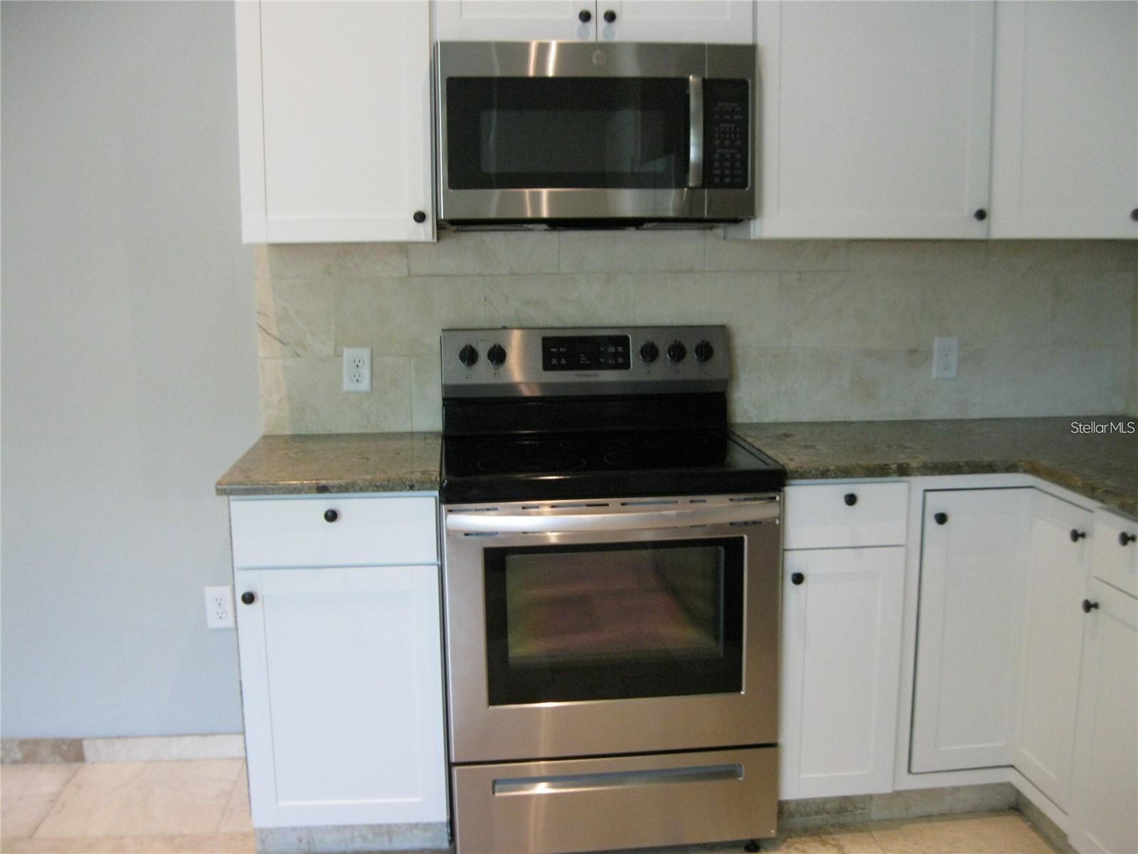 2009 COCOANUT AVE #1 — photo 3