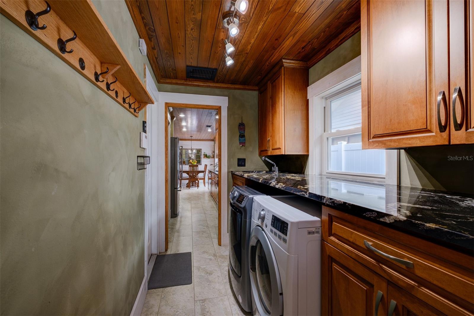 2690 TEMPLE ST — photo 27