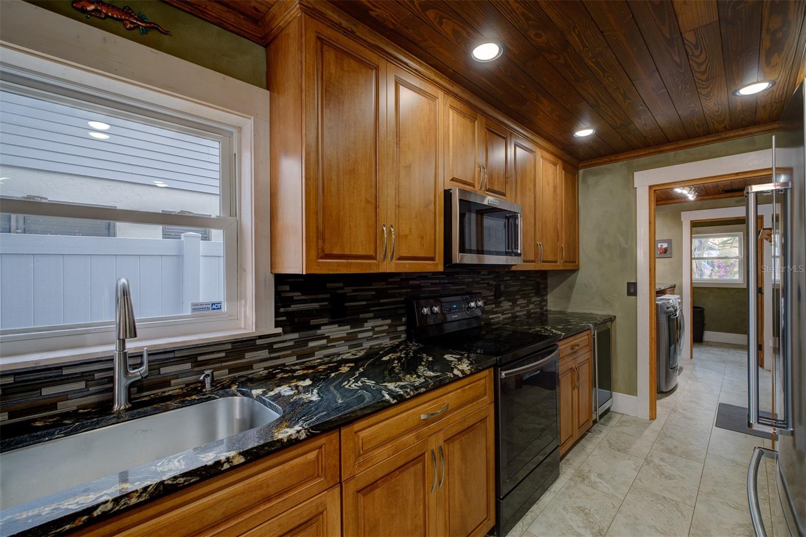 2690 TEMPLE ST — photo 19
