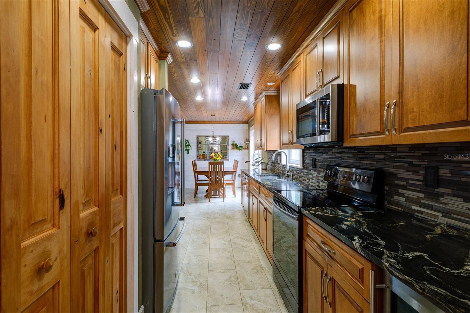 2690 TEMPLE ST — photo 20