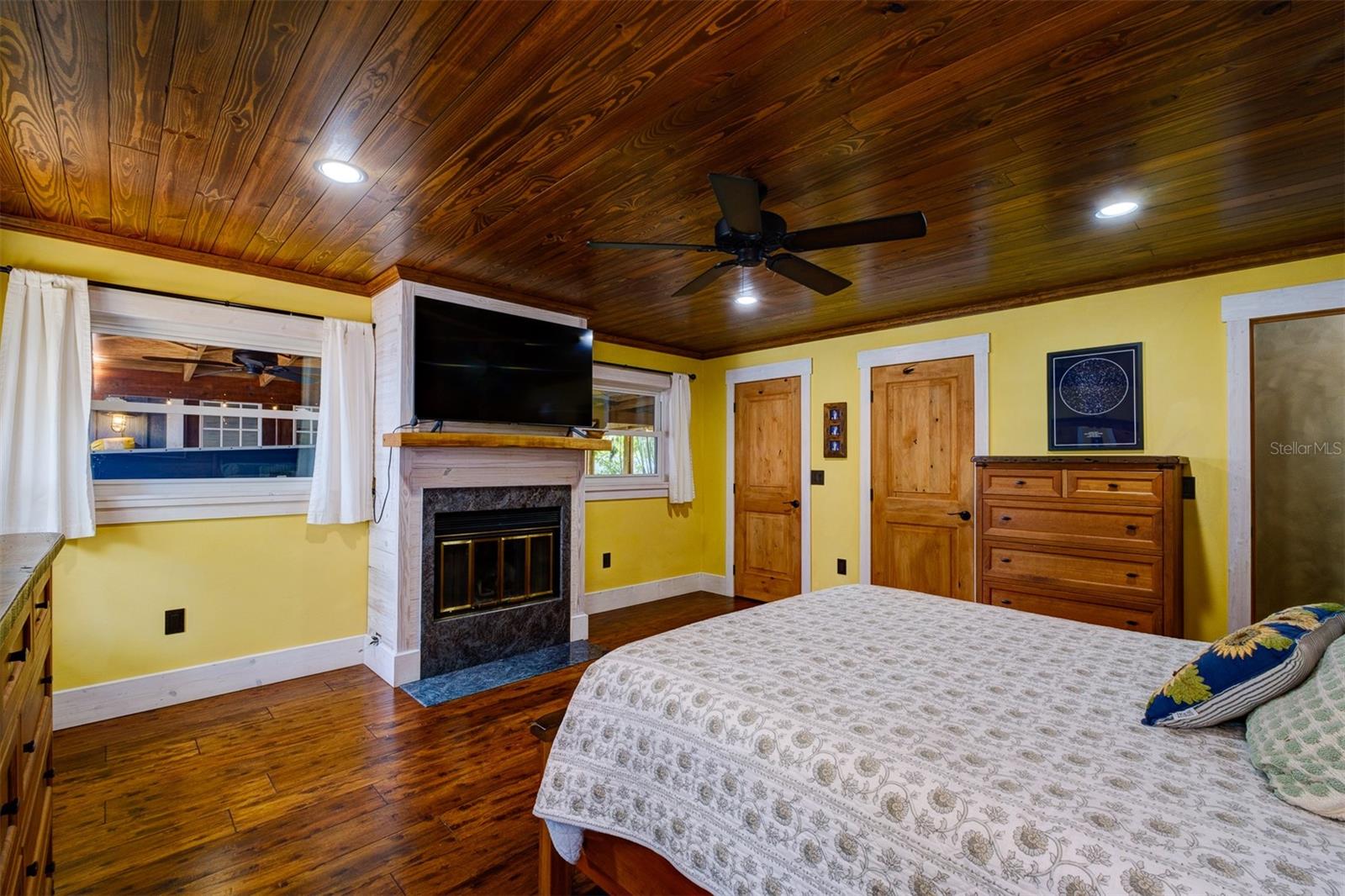 2690 TEMPLE ST — photo 31