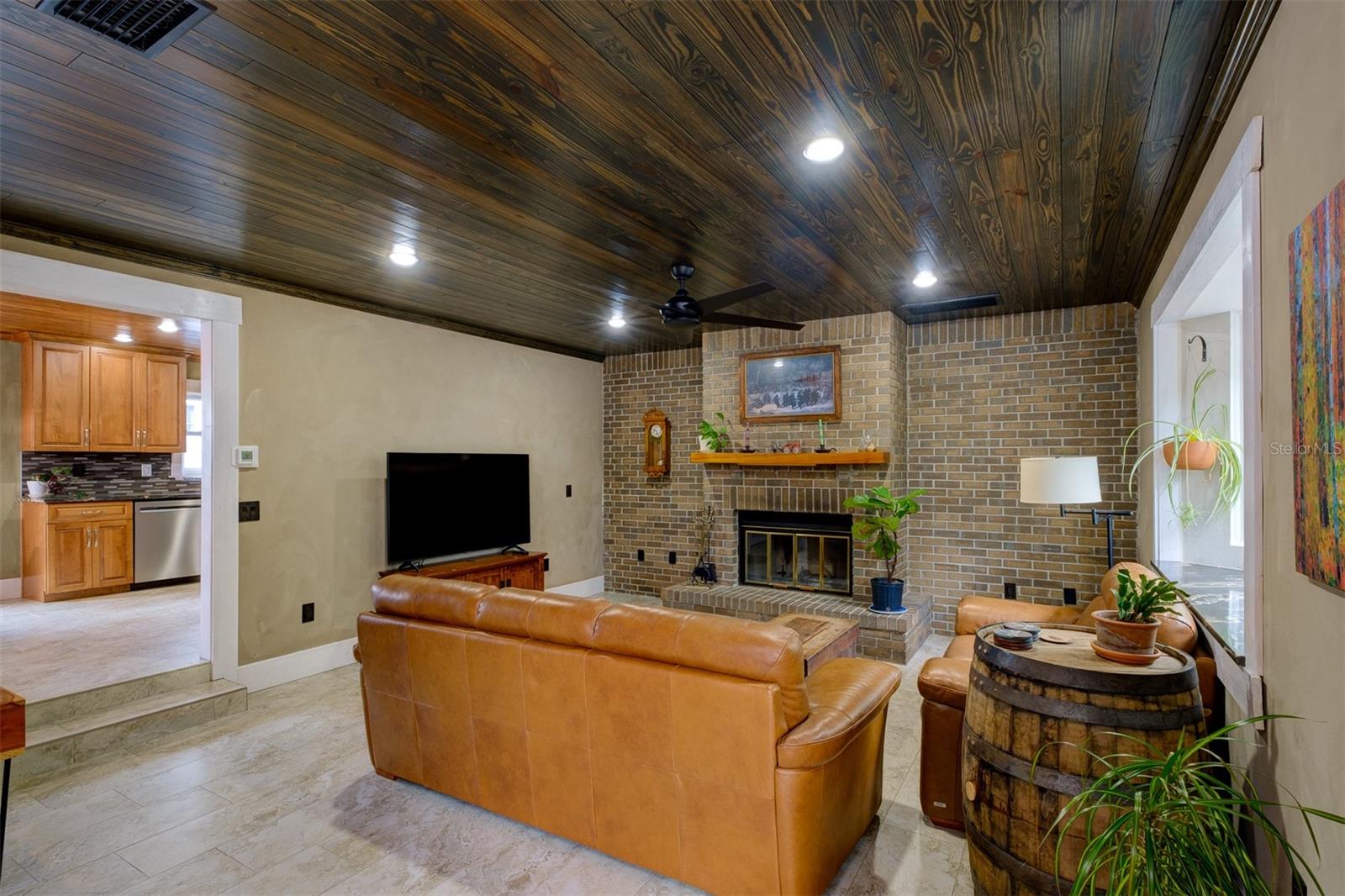 2690 TEMPLE ST — photo 6