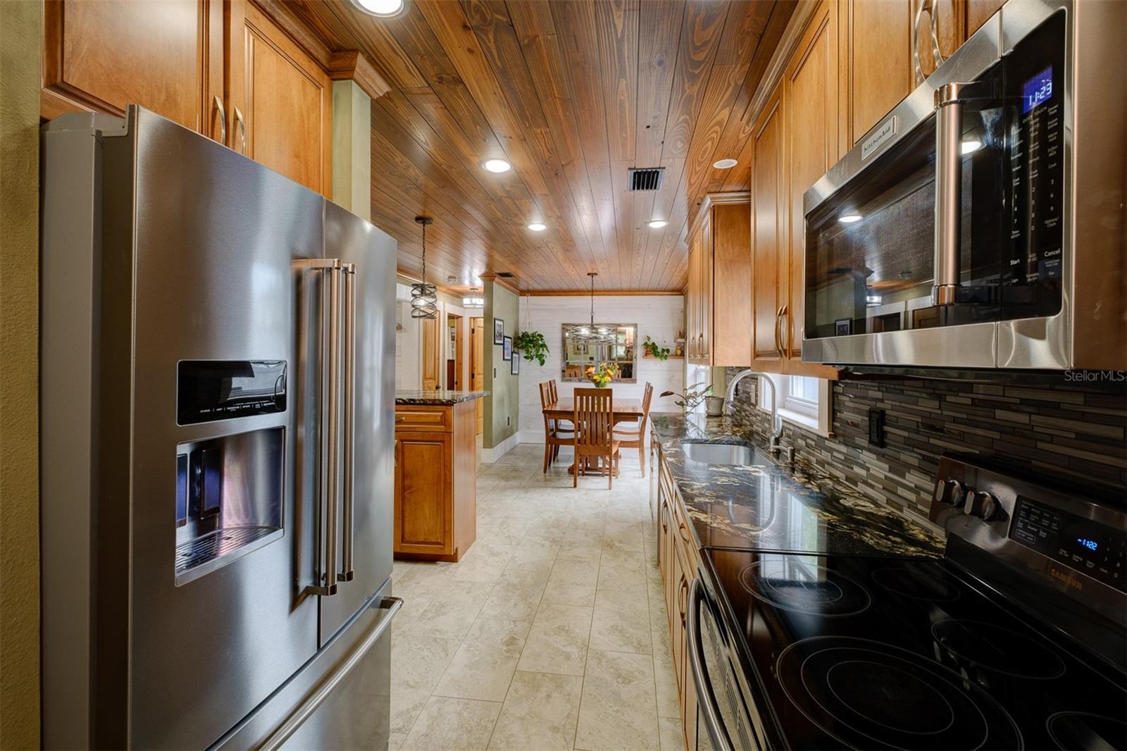 2690 TEMPLE ST — photo 21
