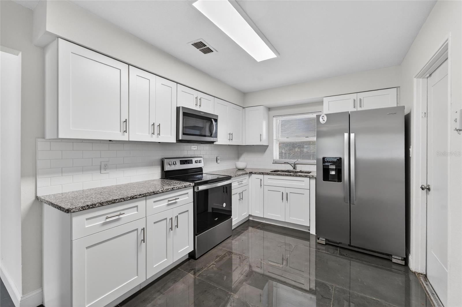 3009 E FERN ST — photo 11