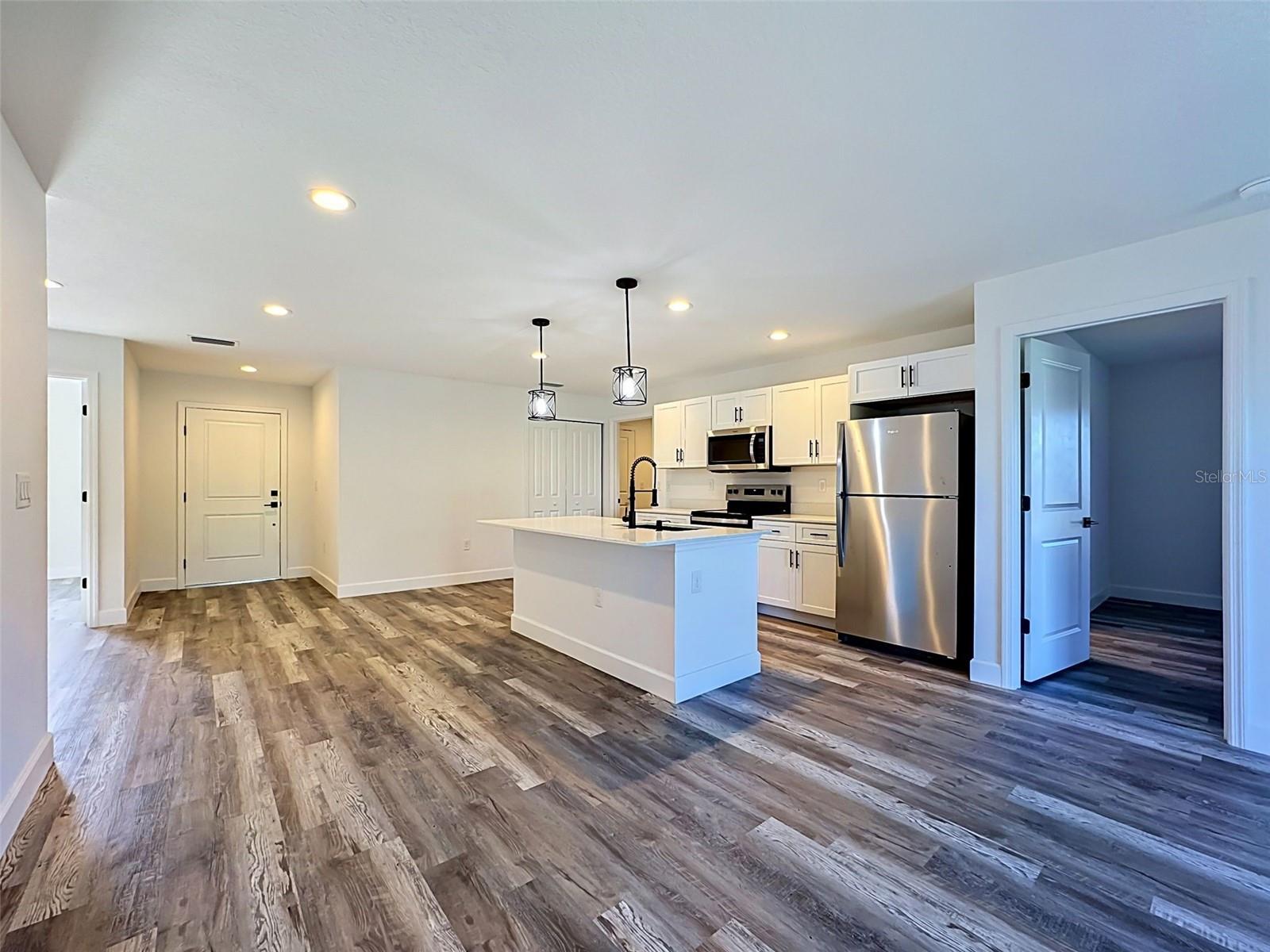 2715 GISELA RD — photo 4