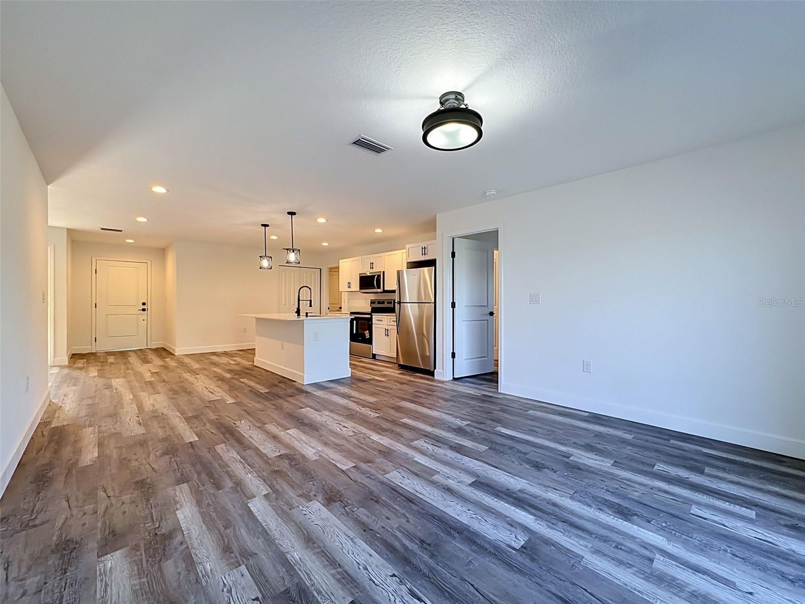 2715 GISELA RD — photo 7