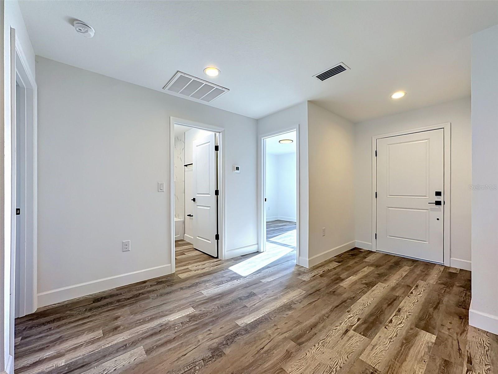 2715 GISELA RD — photo 9