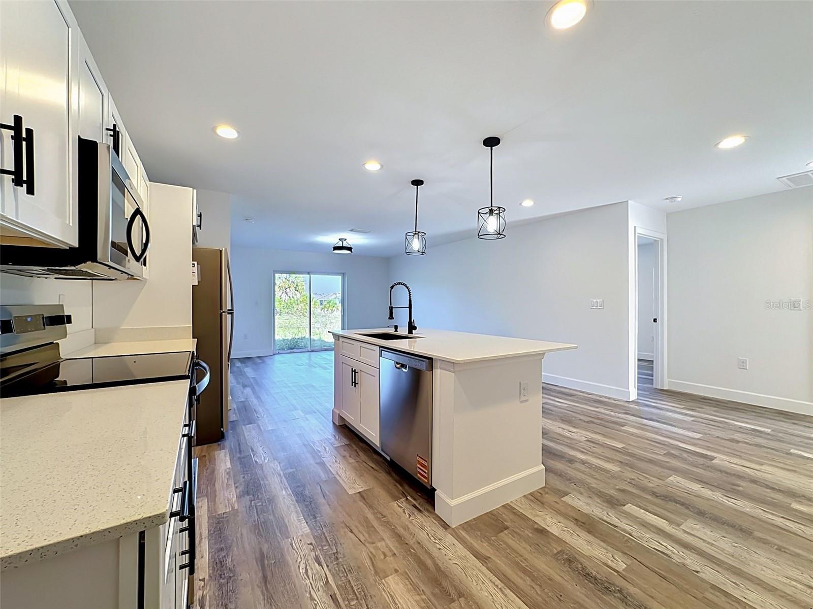 2715 GISELA RD — photo 6
